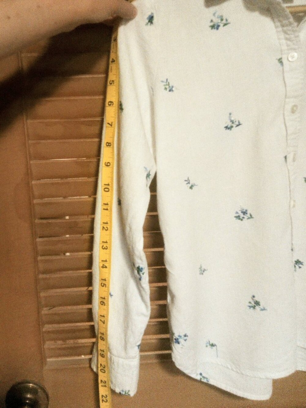 Embroidered Linen Blend Button-Down - Picture 4 of 6